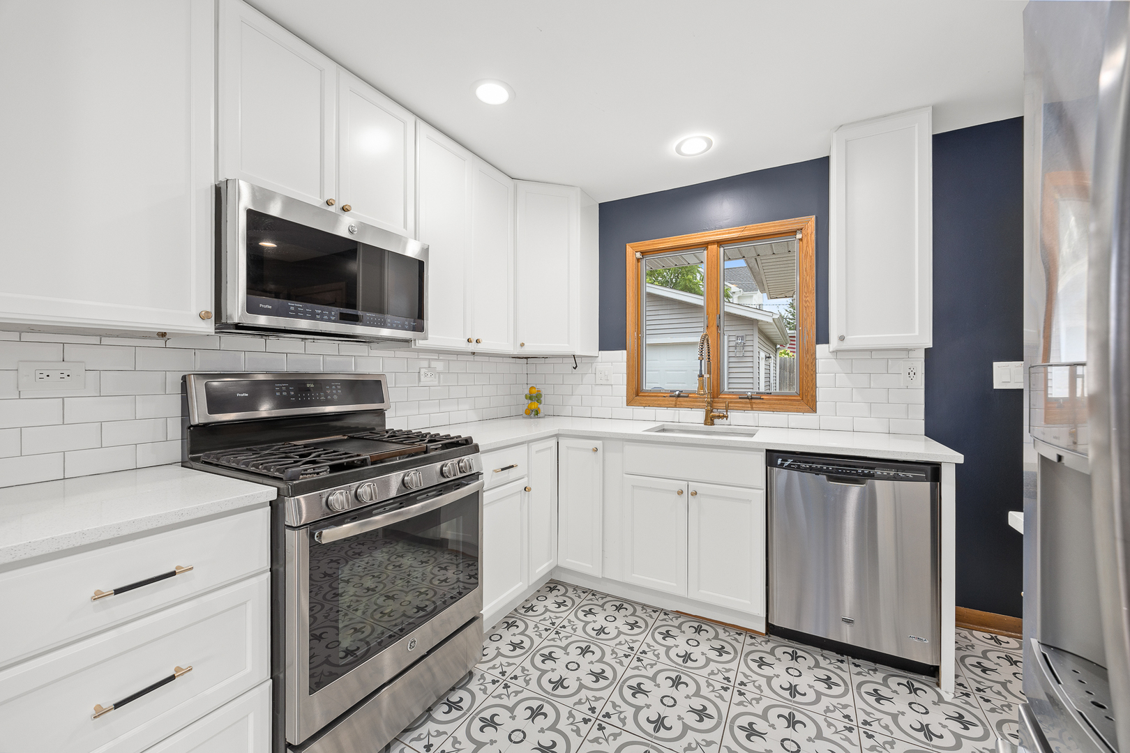 22 6th Street