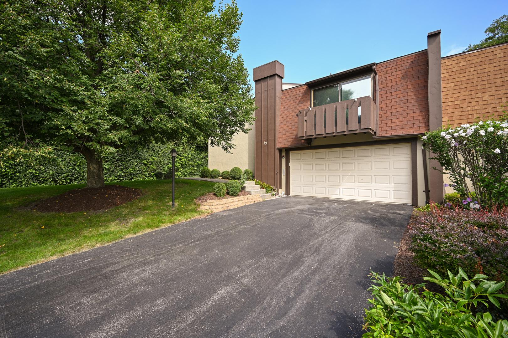 19 Elmwood Square