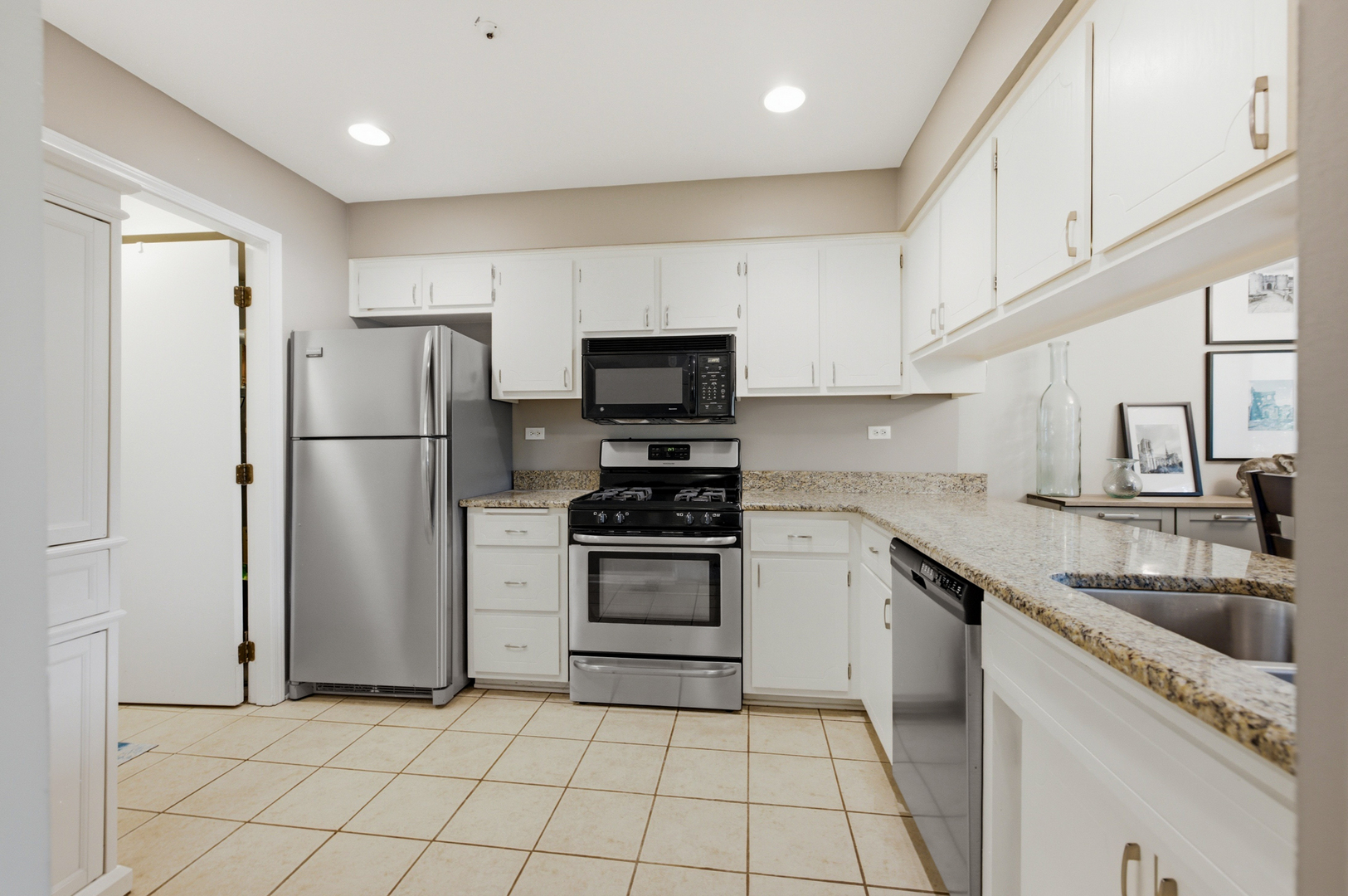 5804 Doe Circle Unit: 6