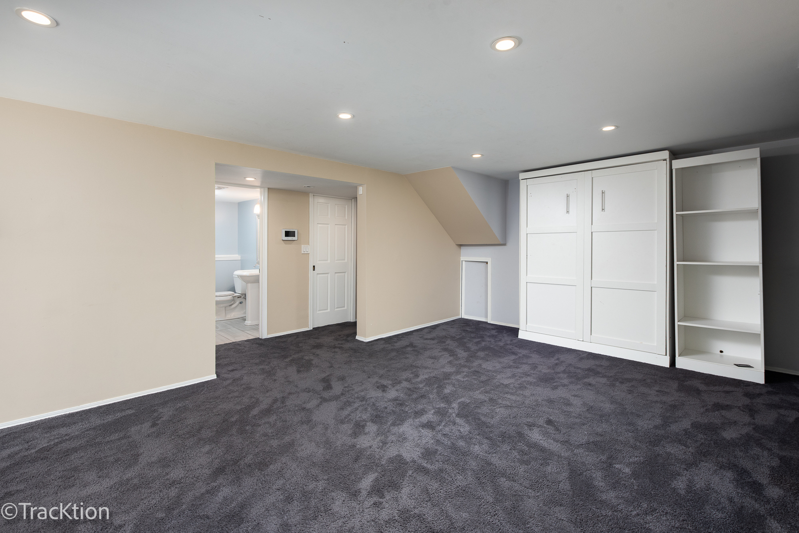 11S560 Whittington Lane