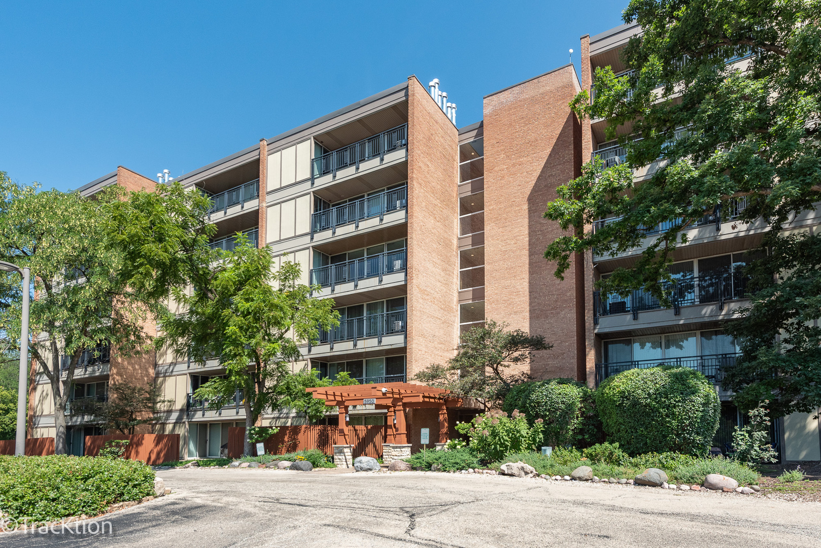 5950 Oakwood Drive Unit: 1H
