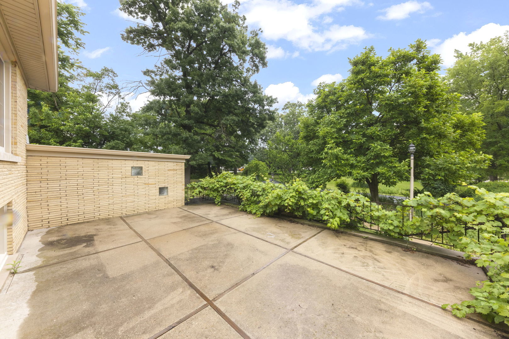 828 E 14th Street
