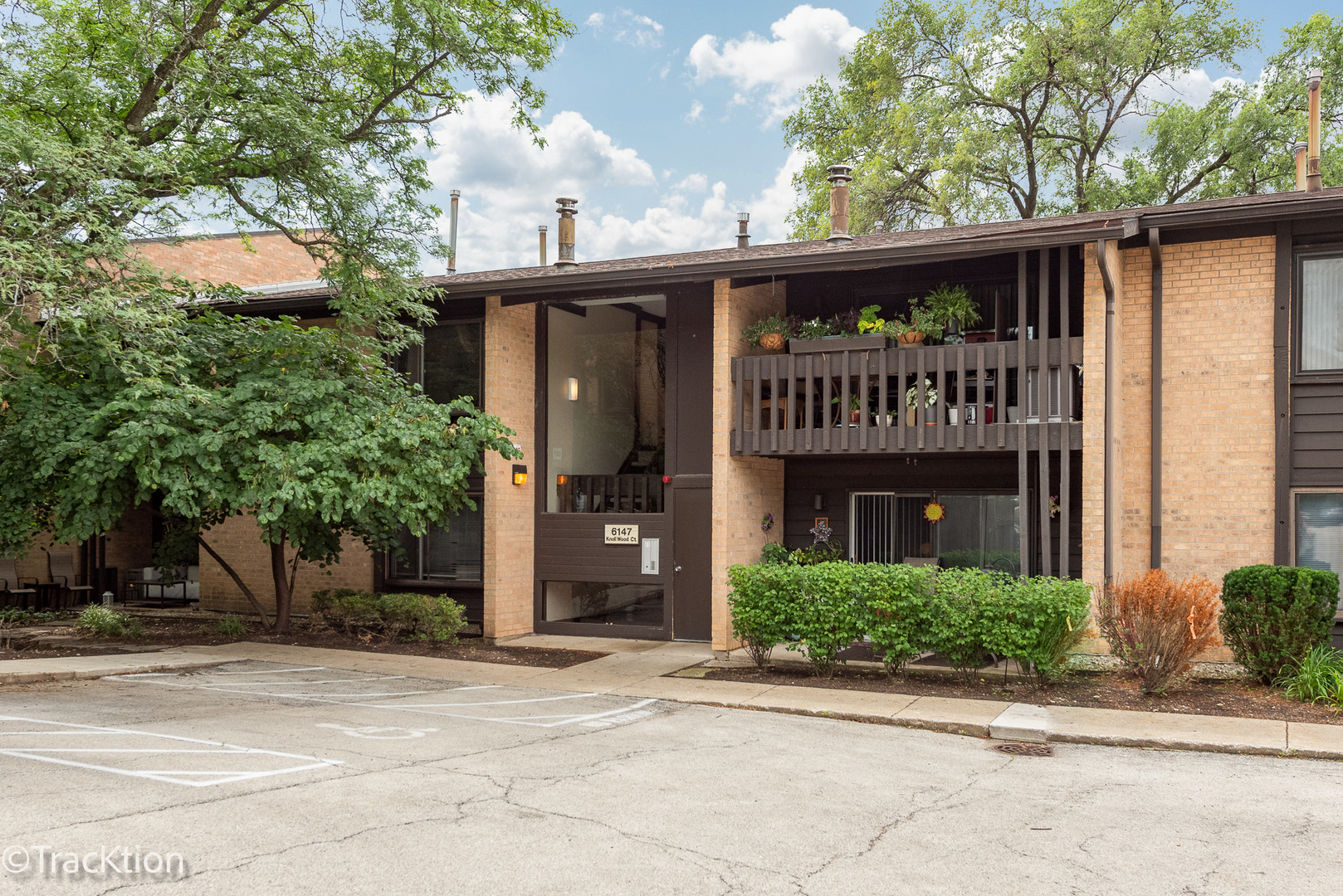 6147 Knoll Wood Court Unit: 204