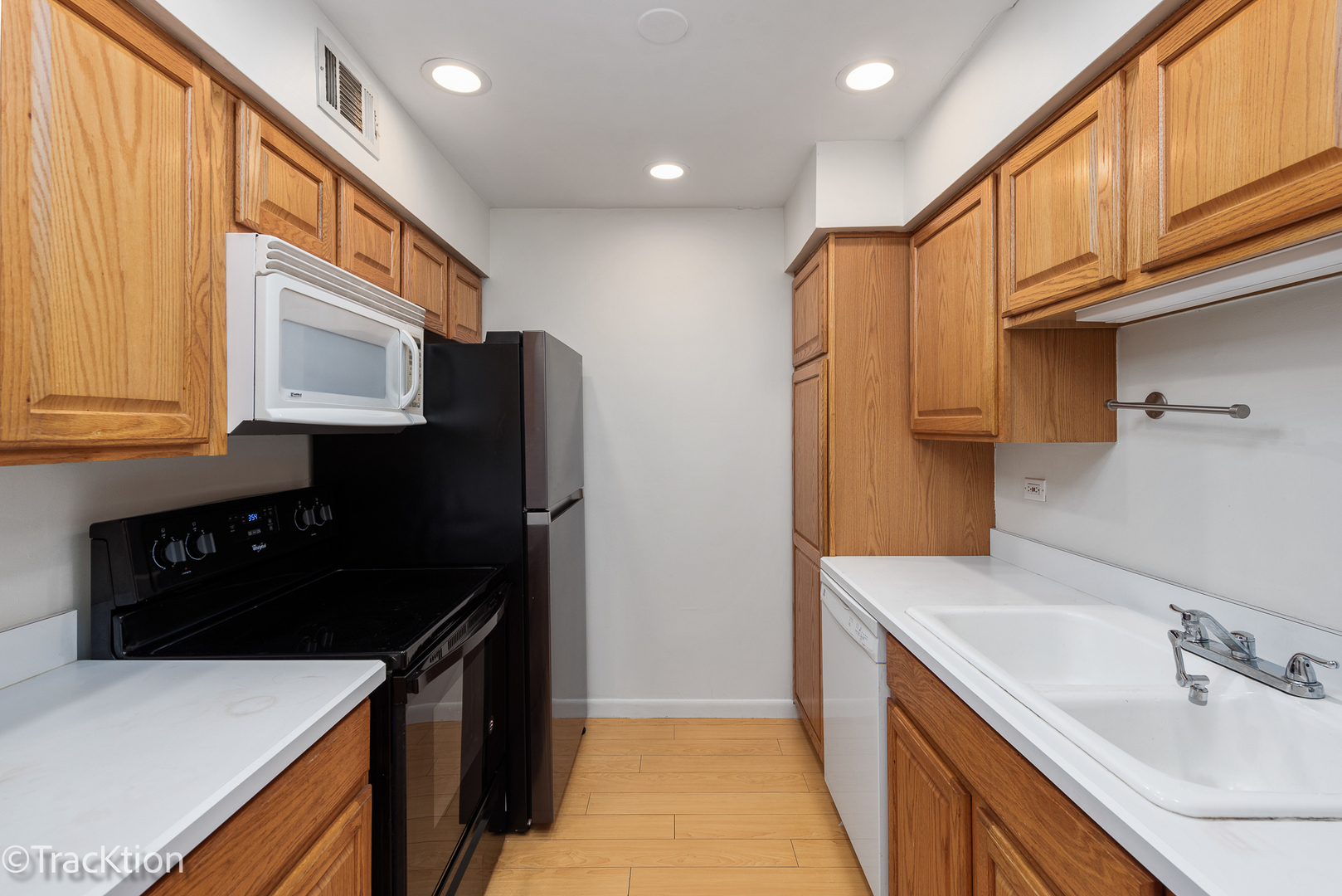6147 Knoll Wood Court Unit: 204