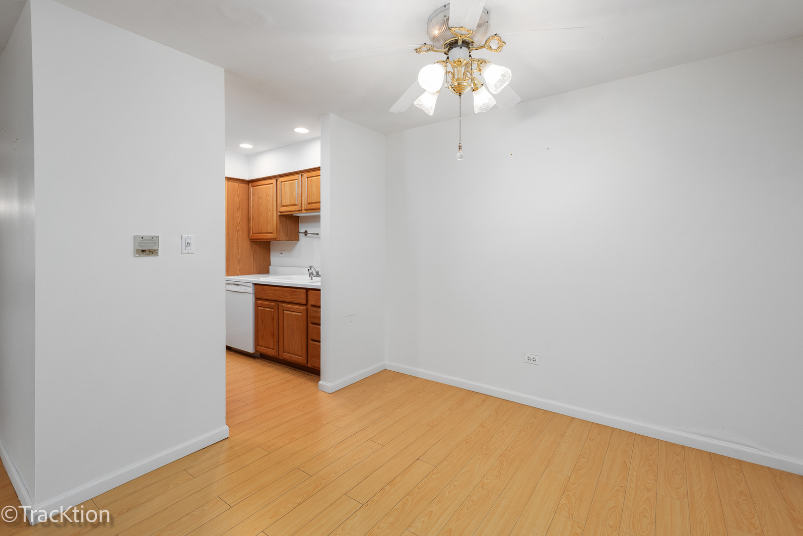 6147 Knoll Wood Court Unit: 204