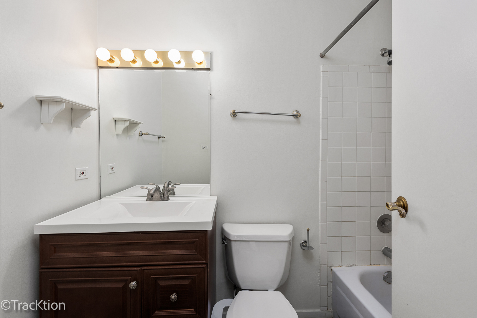 6147 Knoll Wood Court Unit: 204