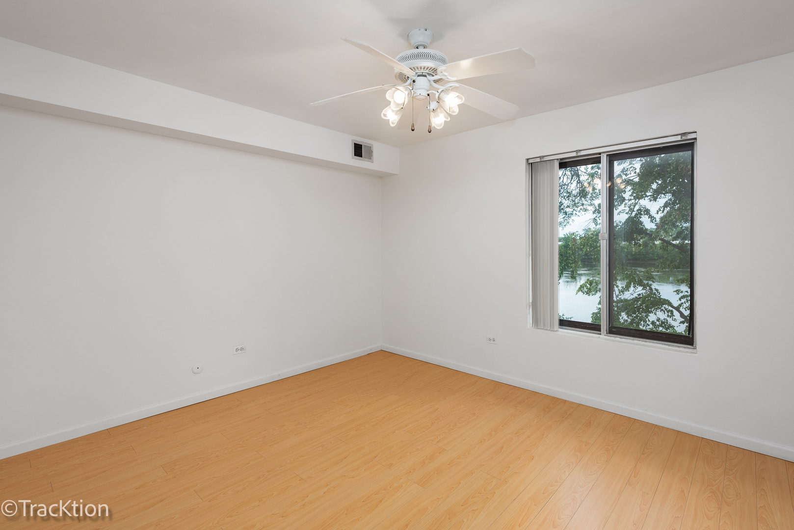 6147 Knoll Wood Court Unit: 204