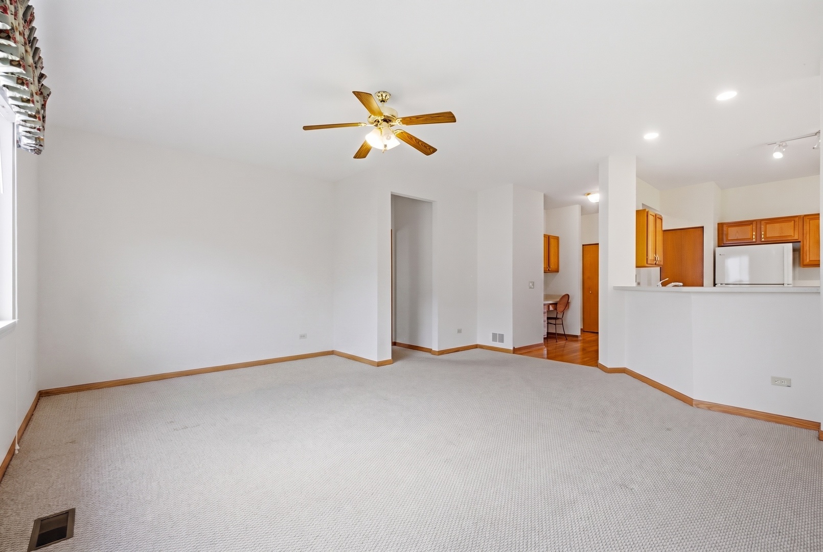 623 Saugatuk Circle