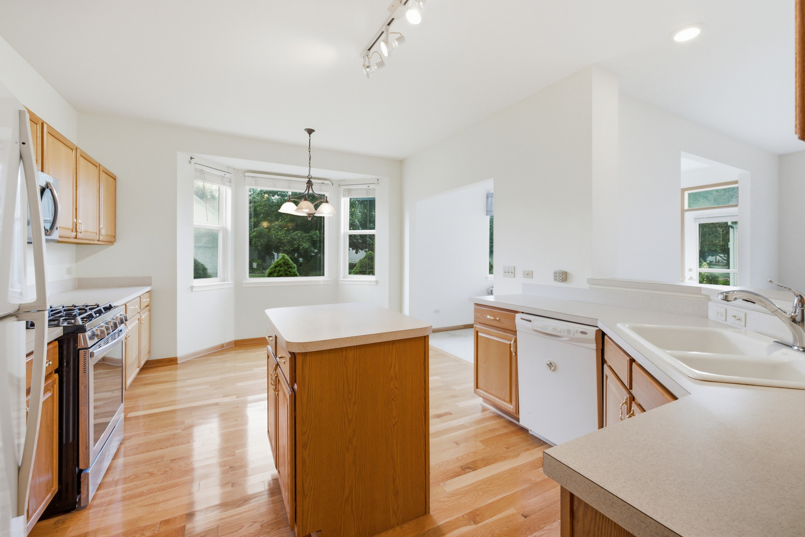 623 Saugatuk Circle