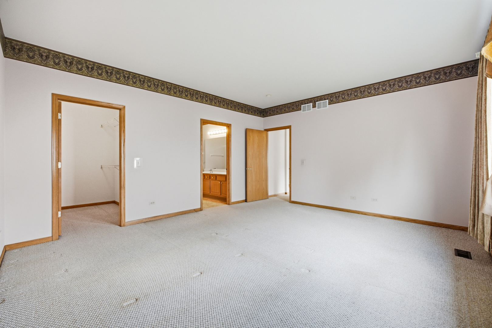 623 Saugatuk Circle