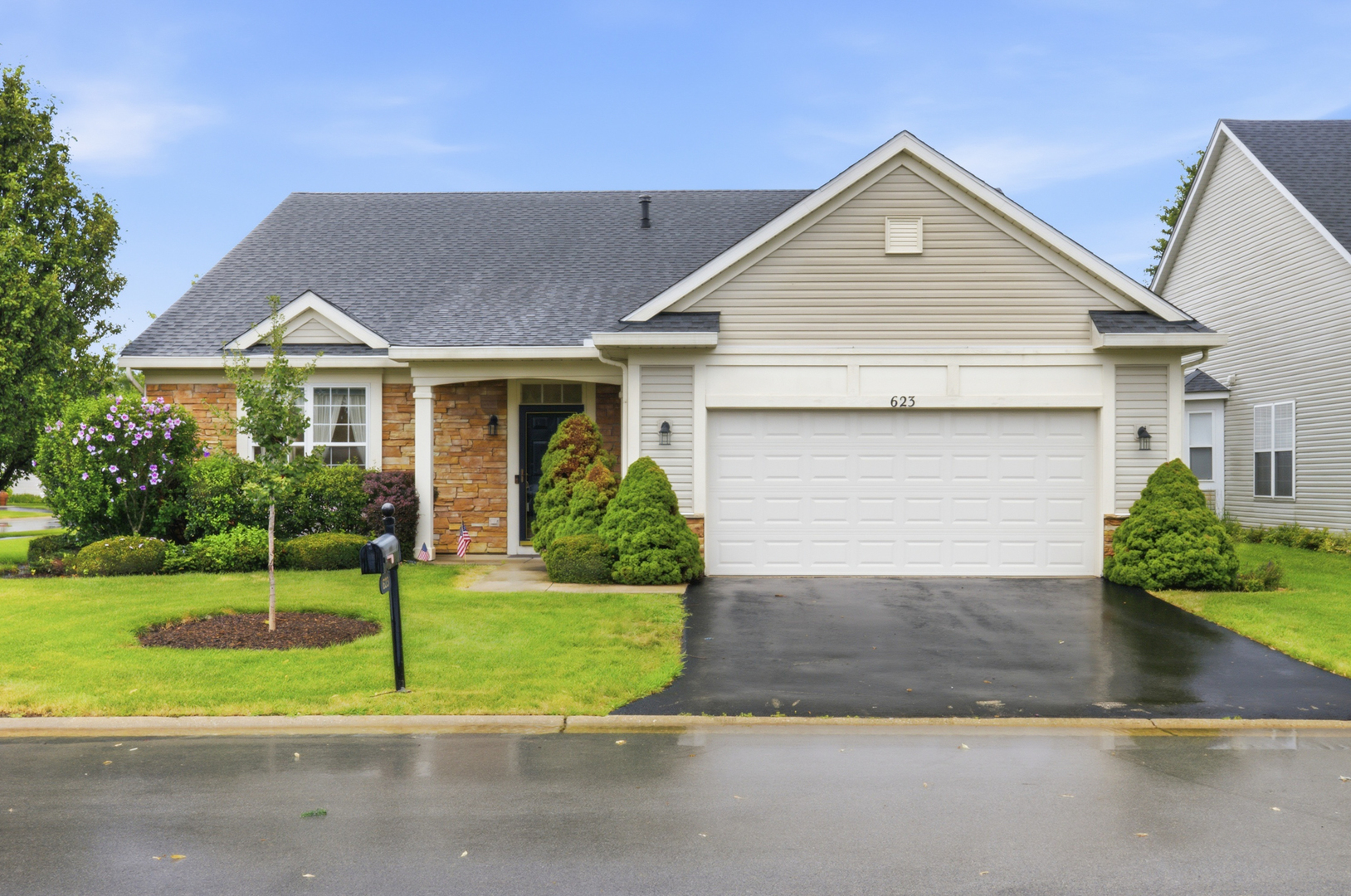 623 Saugatuk Circle