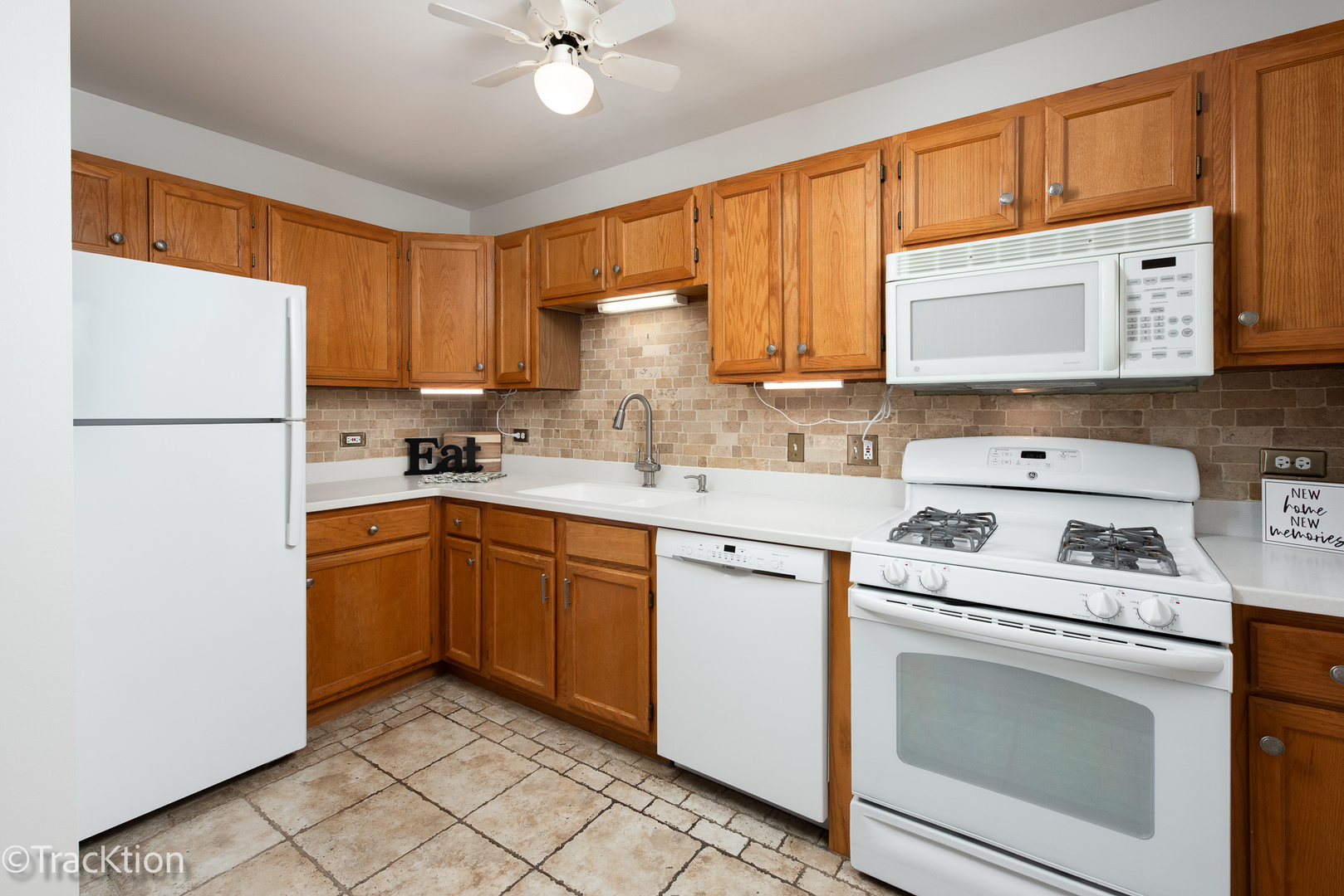57 E Hattendorf Avenue Unit: 210
