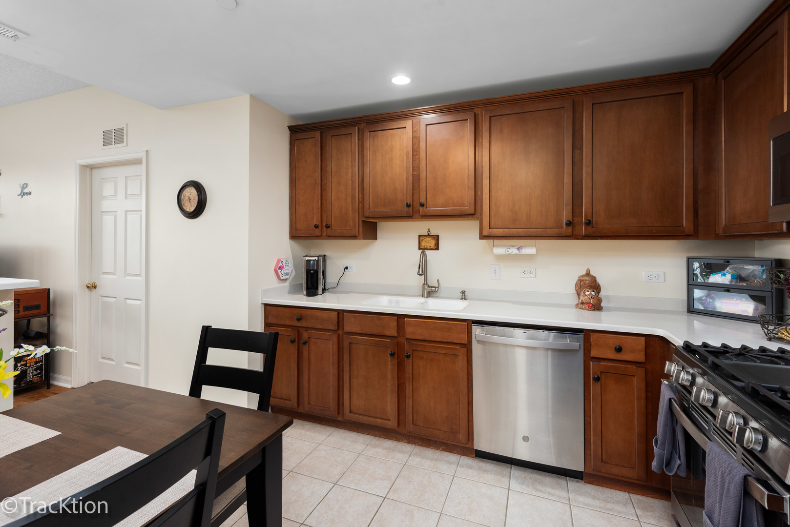 845 E 22nd Street Unit: B-417