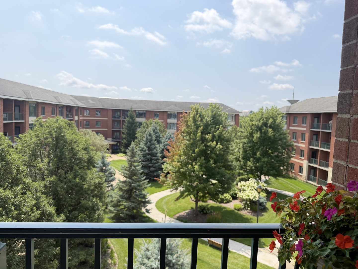845 E 22nd Street Unit: B-417