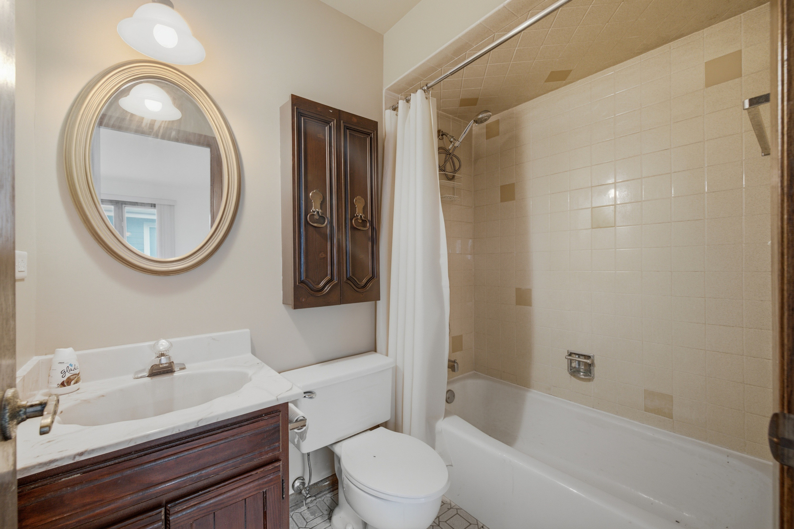 301 N Catino Court