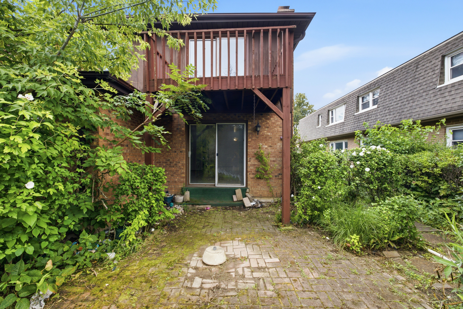301 N Catino Court
