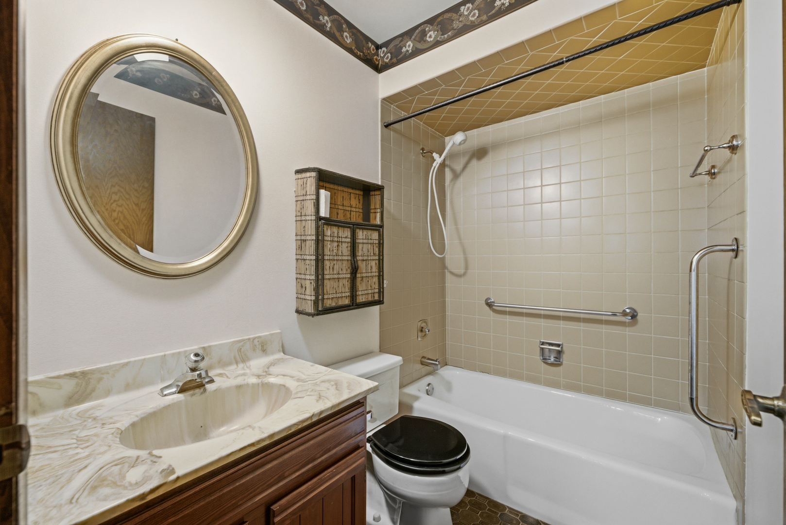 301 N Catino Court