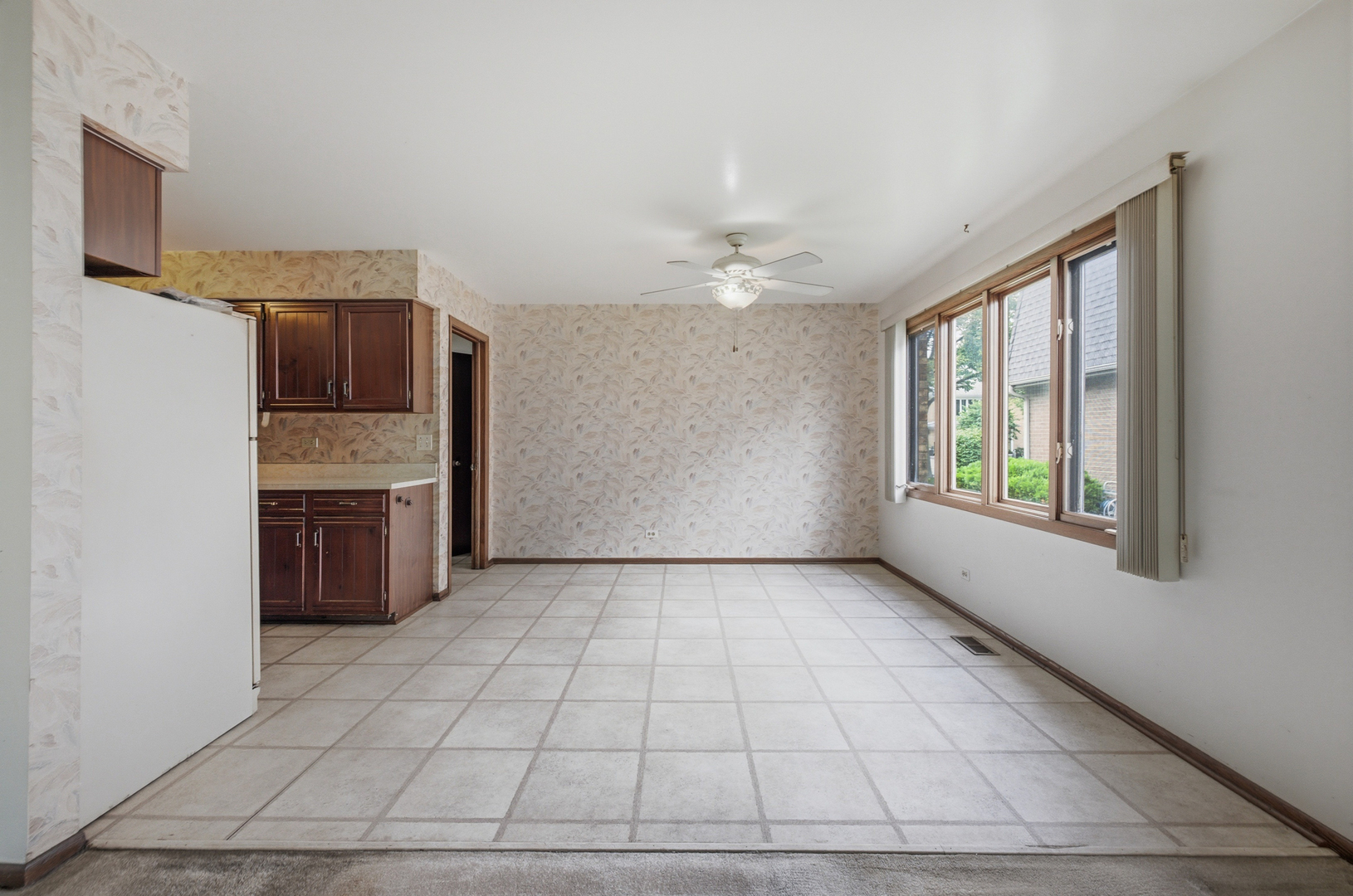 301 N Catino Court