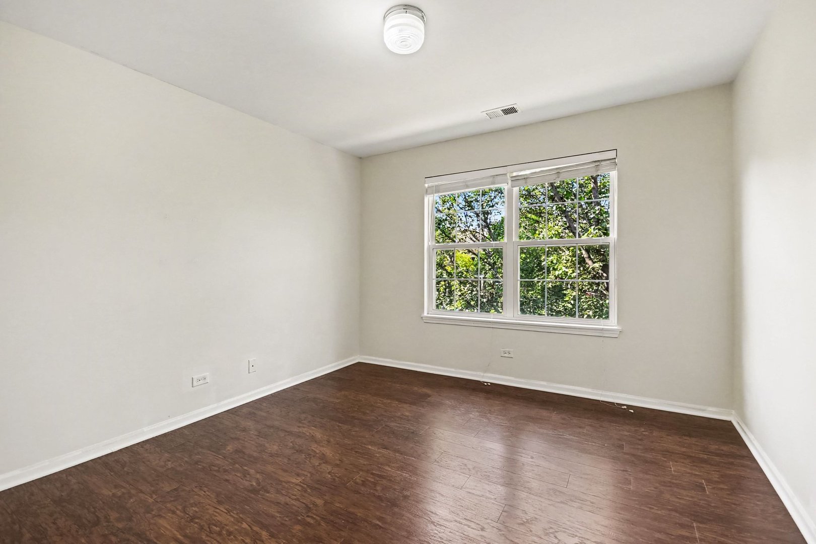 994 Kensington Drive