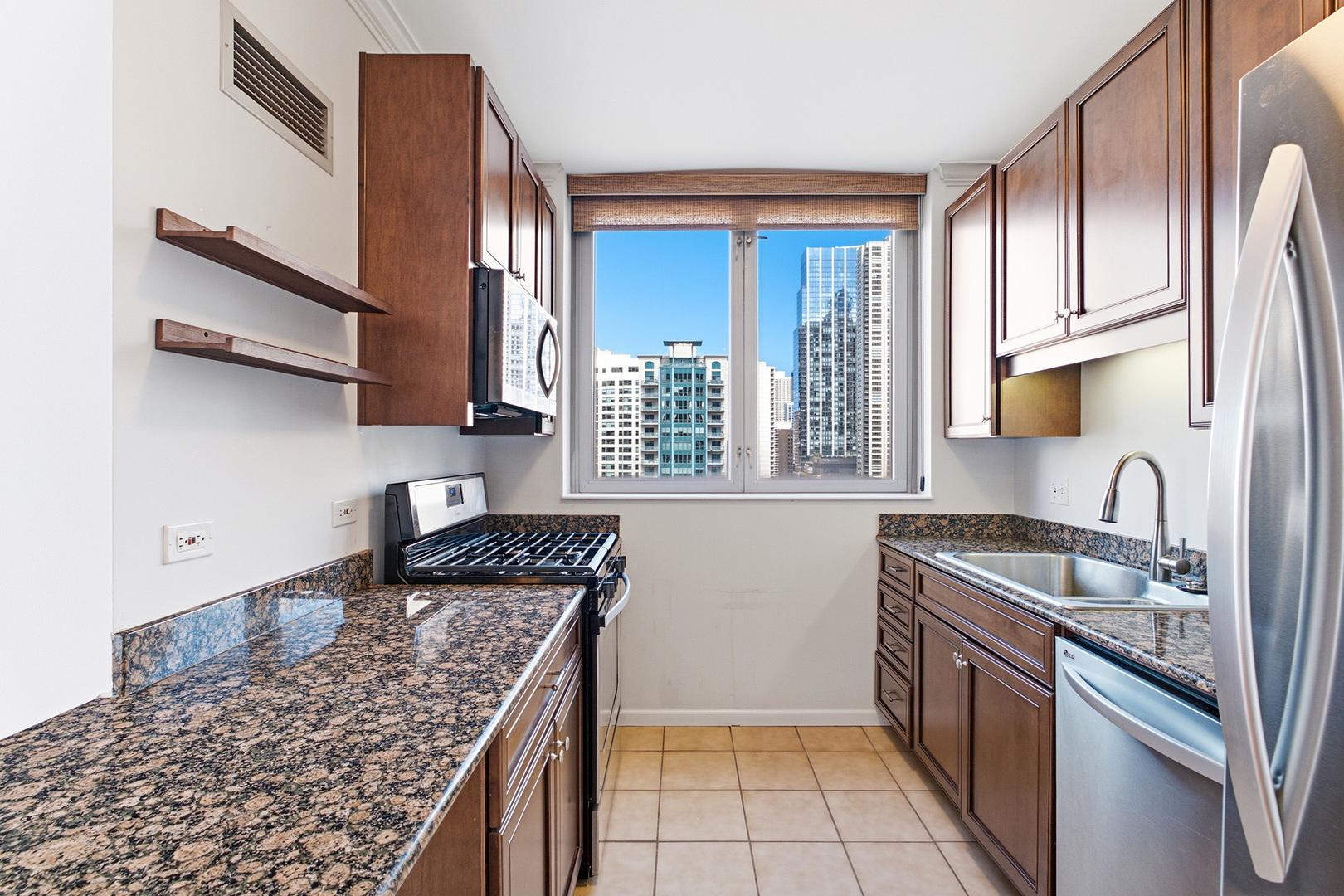 600 N Dearborn Street Unit: 1501