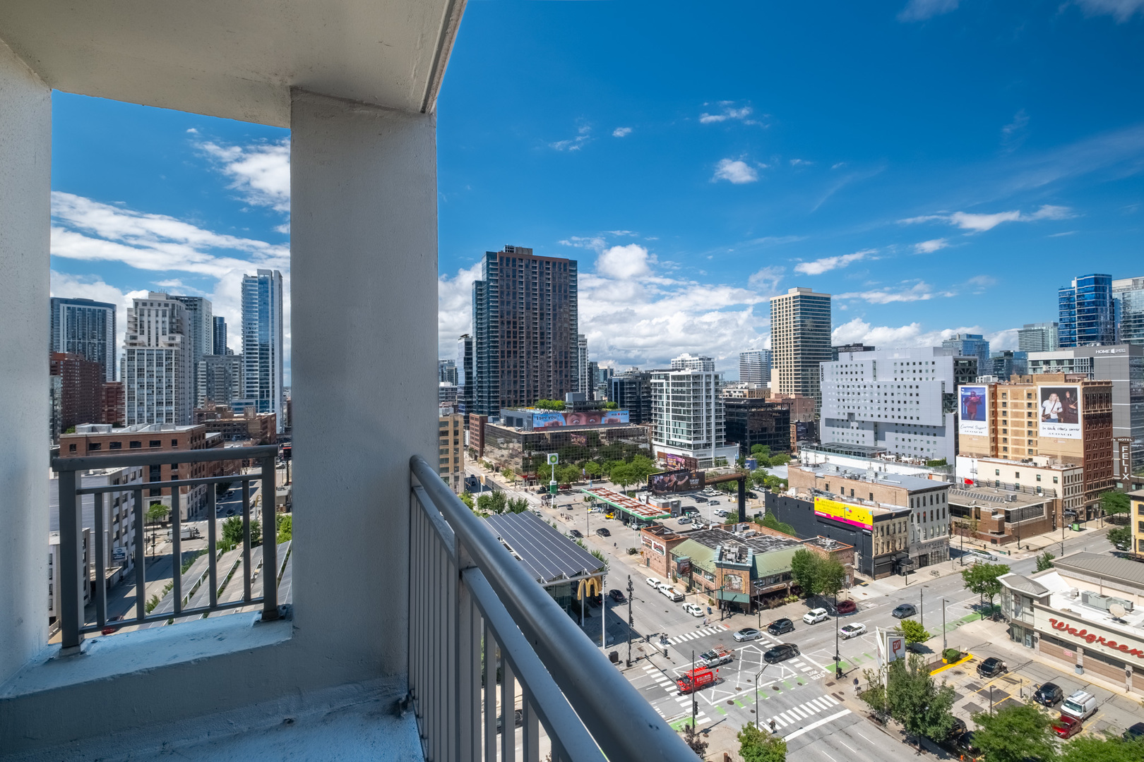 600 N Dearborn Street Unit: 1501