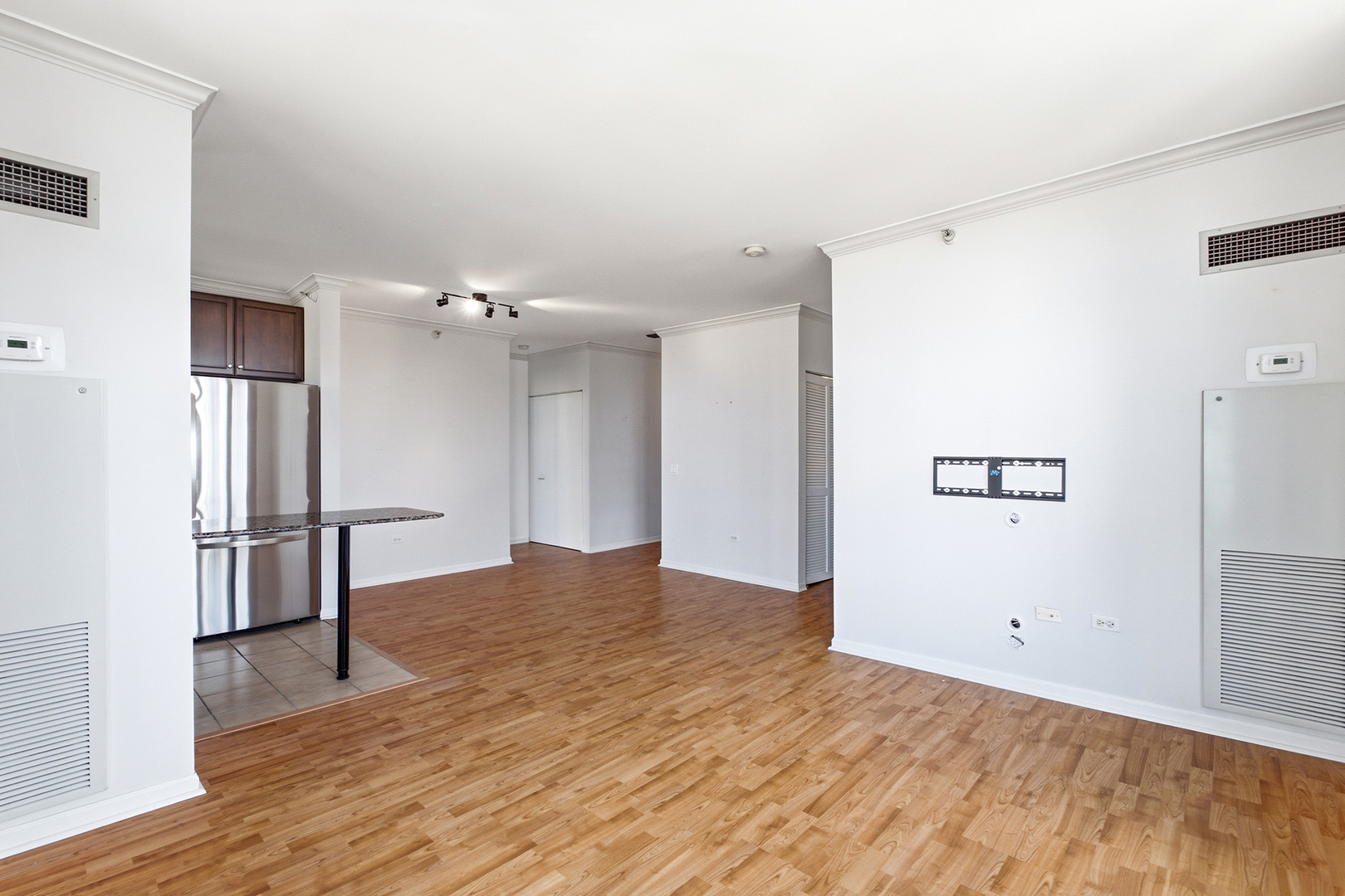 600 N Dearborn Street Unit: 1501