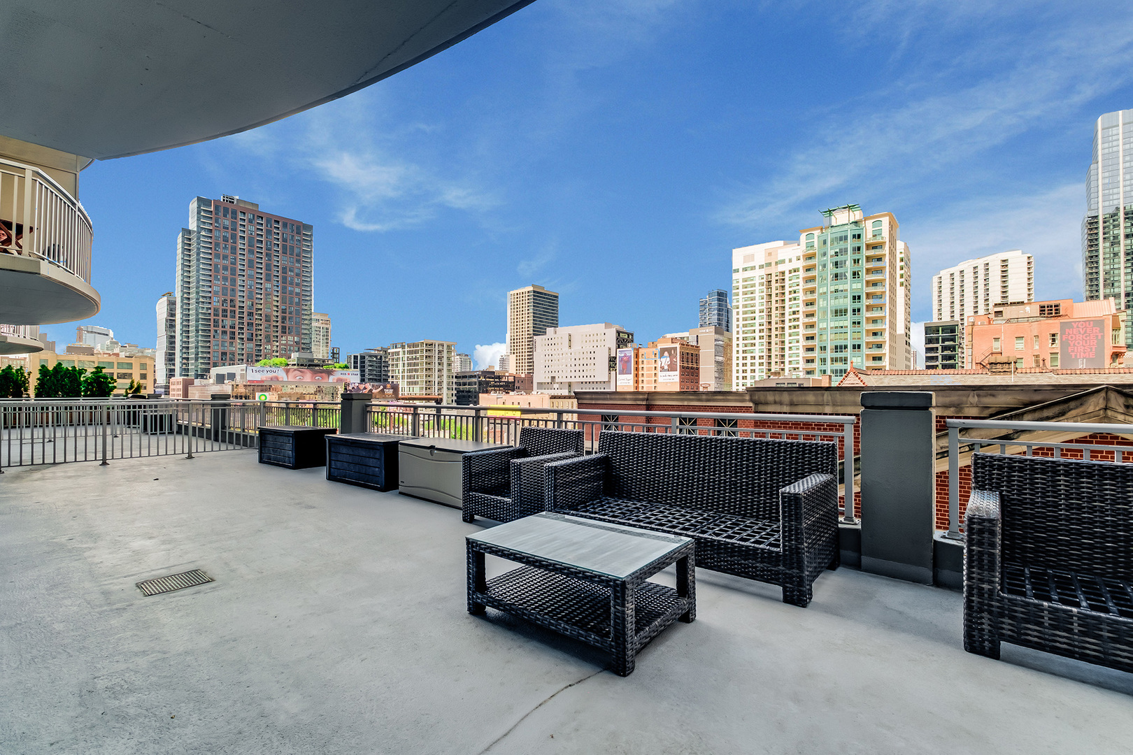 600 N Dearborn Street Unit: 1501