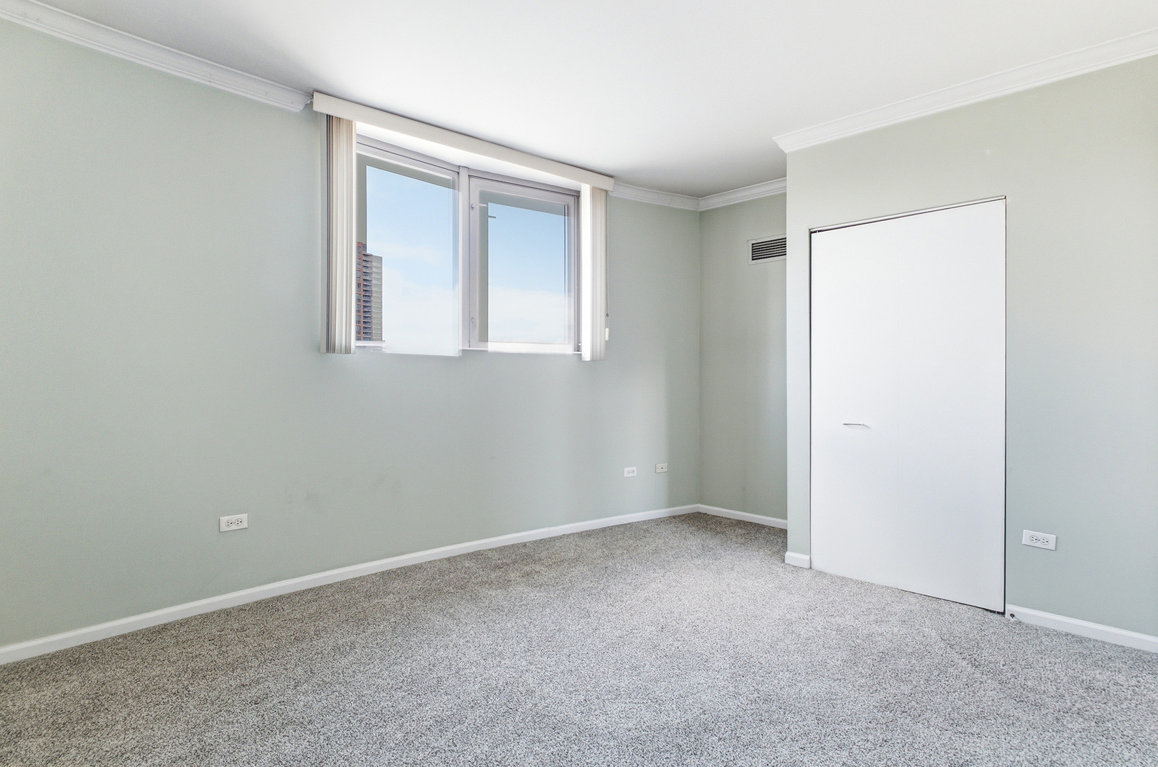 600 N Dearborn Street Unit: 1501