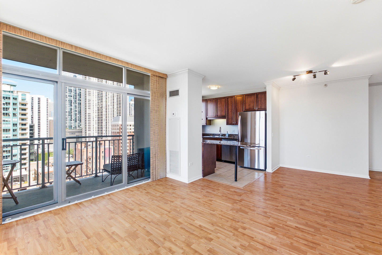 600 N Dearborn Street Unit: 1501
