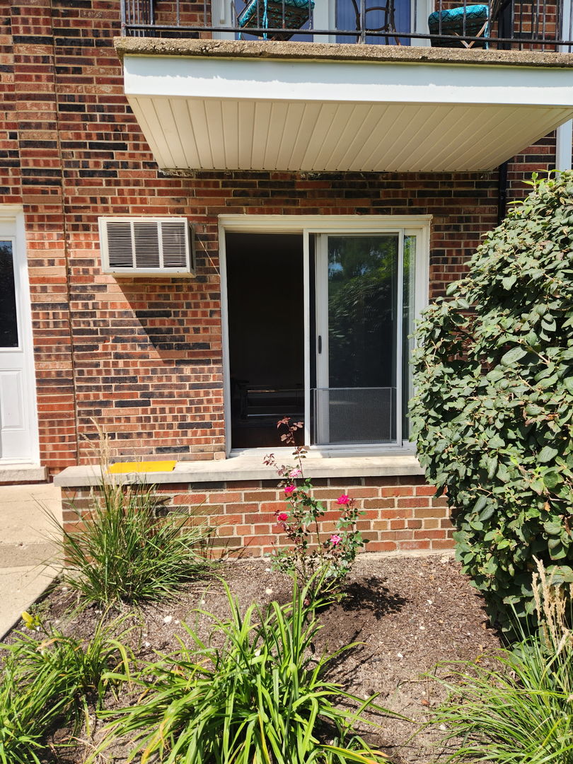 2415 Ogden Avenue Unit: 5