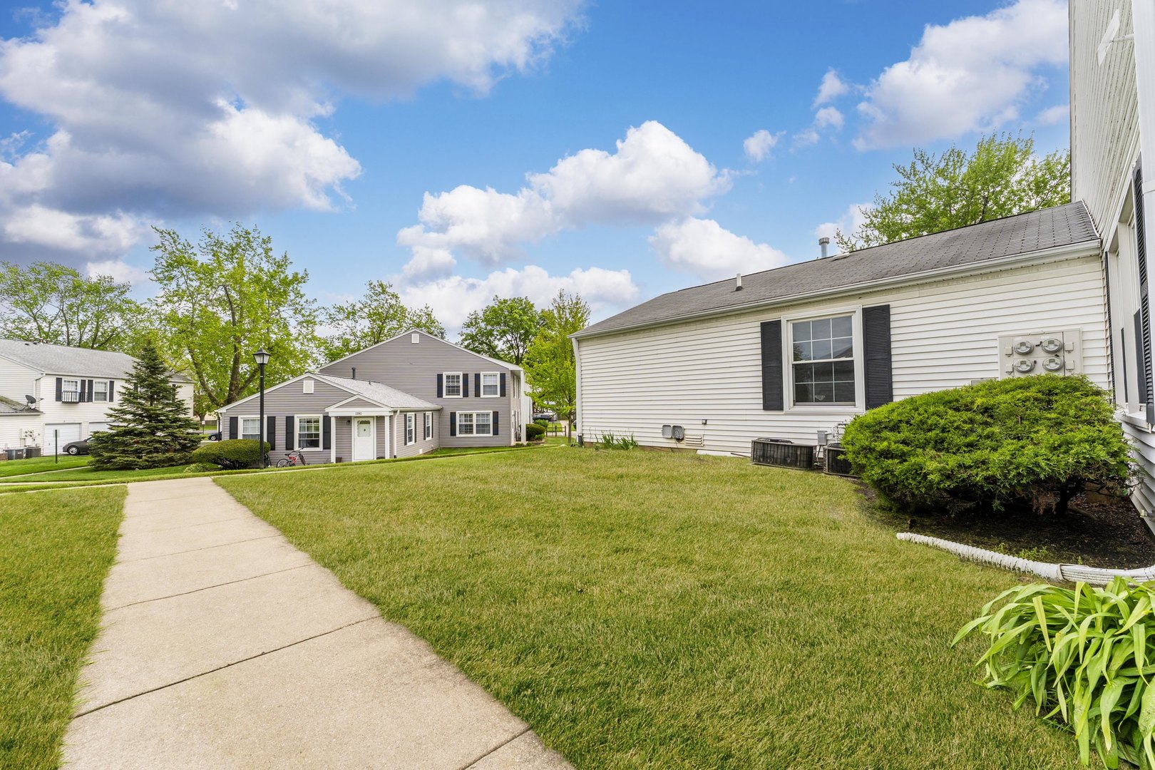 1261 Prairie Avenue