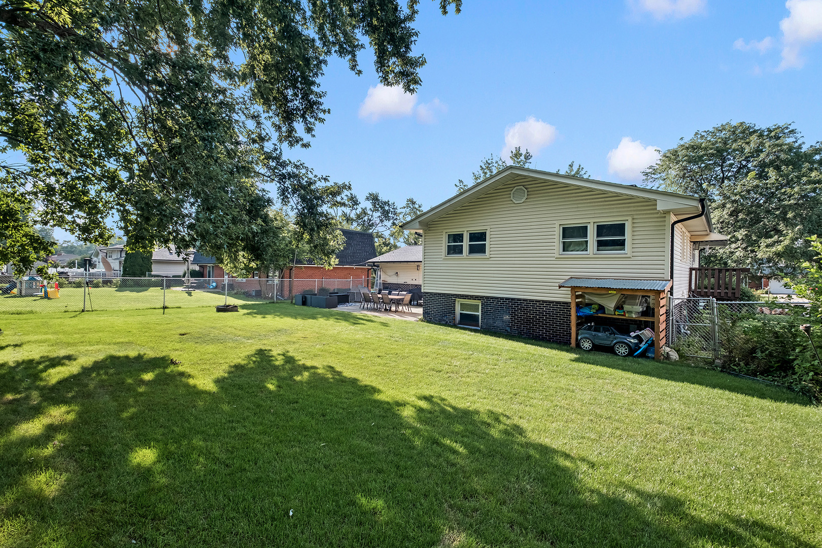 18W076 71st Street