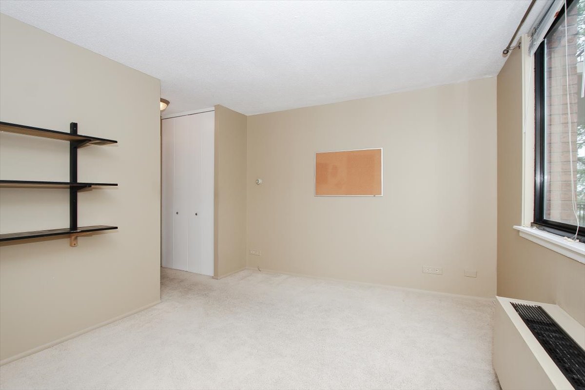 2000 Saint Regis Drive Unit: 6J