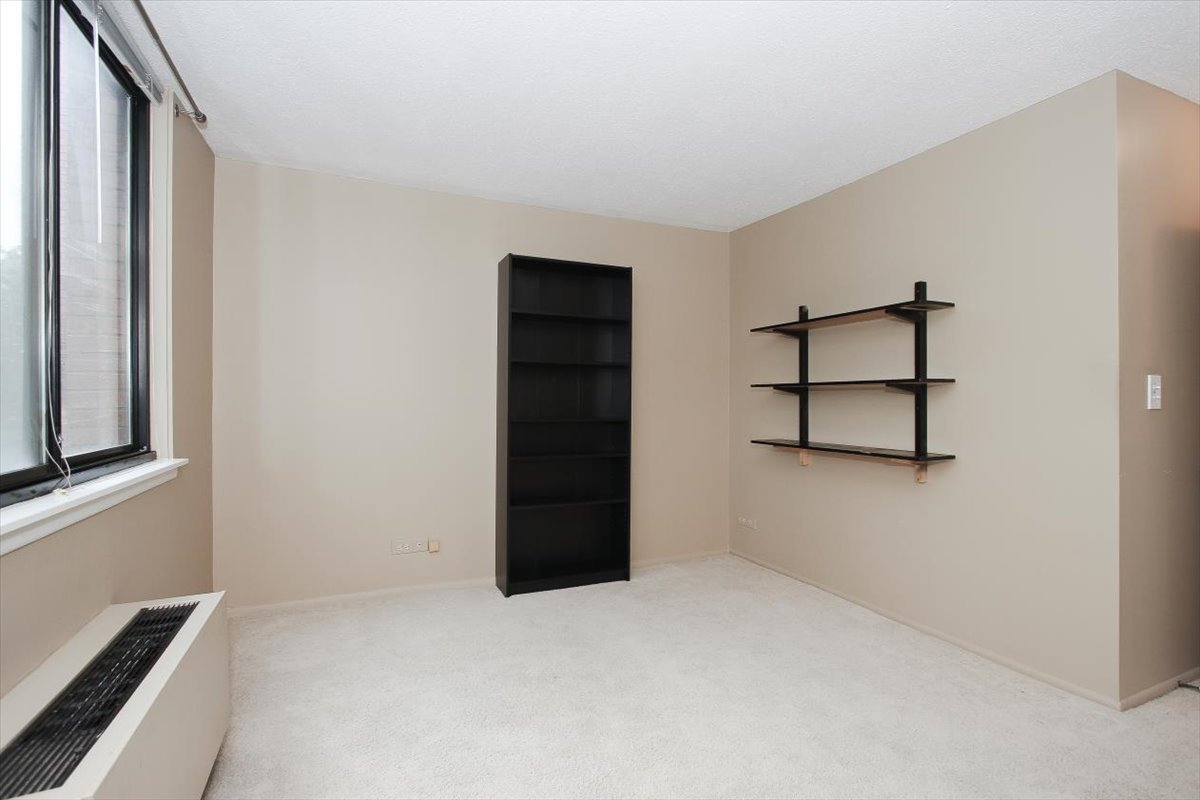 2000 Saint Regis Drive Unit: 6J