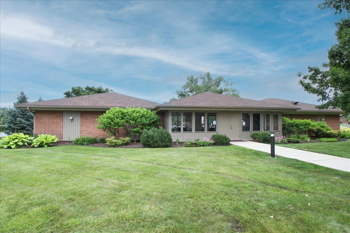2000 Saint Regis Drive Unit: 6J