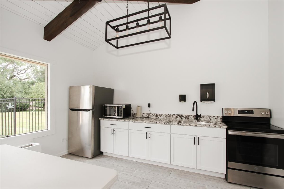 2000 Saint Regis Drive Unit: 6J