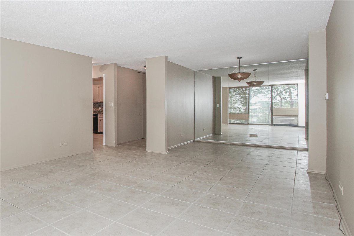 2000 Saint Regis Drive Unit: 6J
