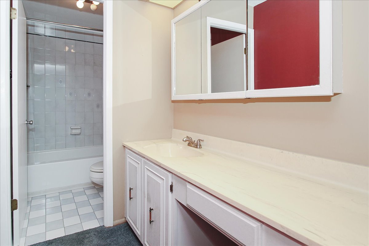 2000 Saint Regis Drive Unit: 6J