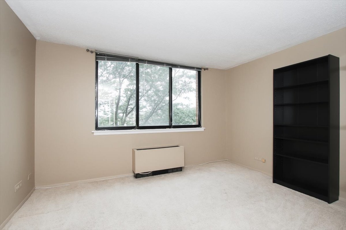 2000 Saint Regis Drive Unit: 6J