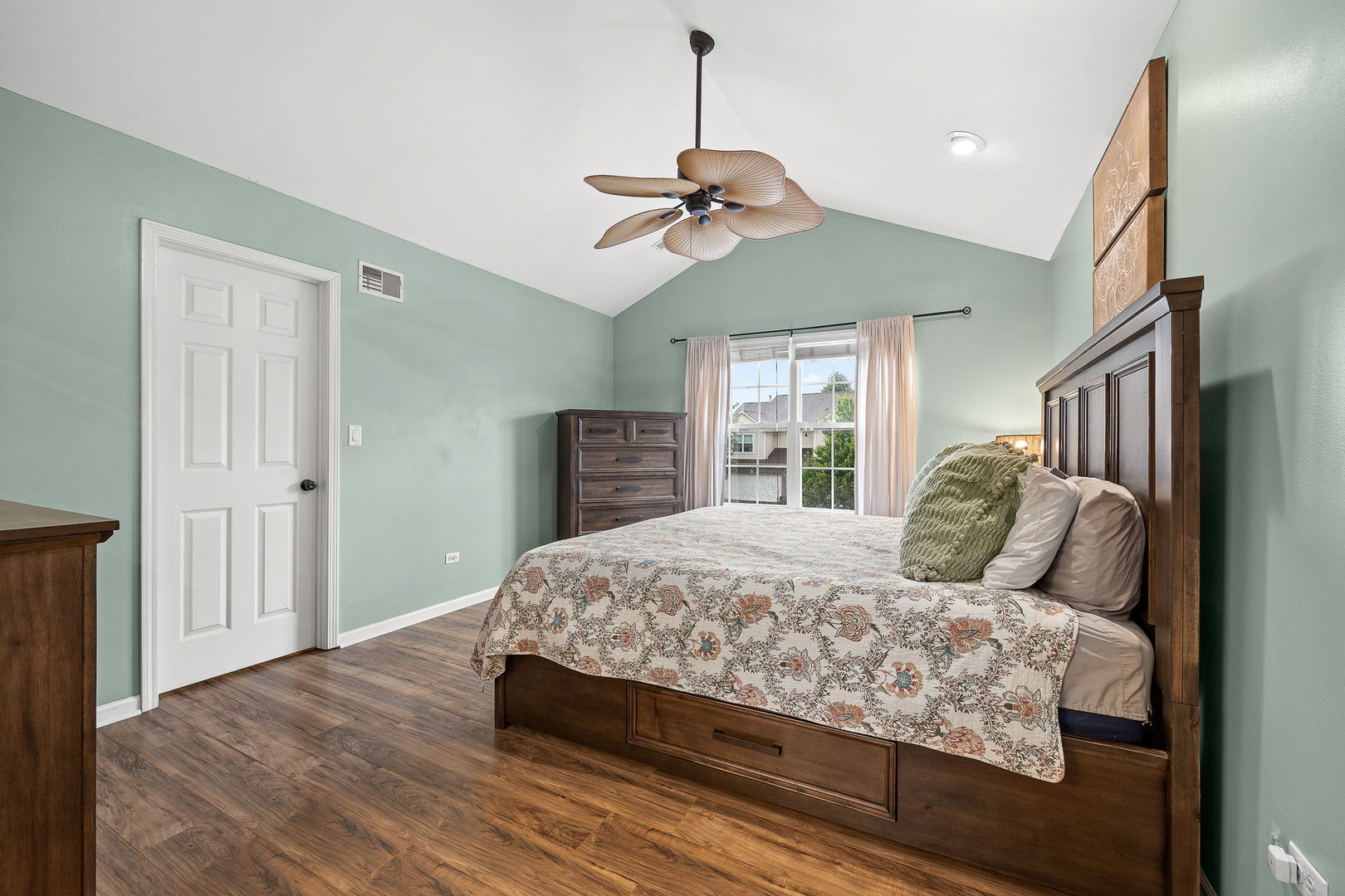 347 Gladstone Lane