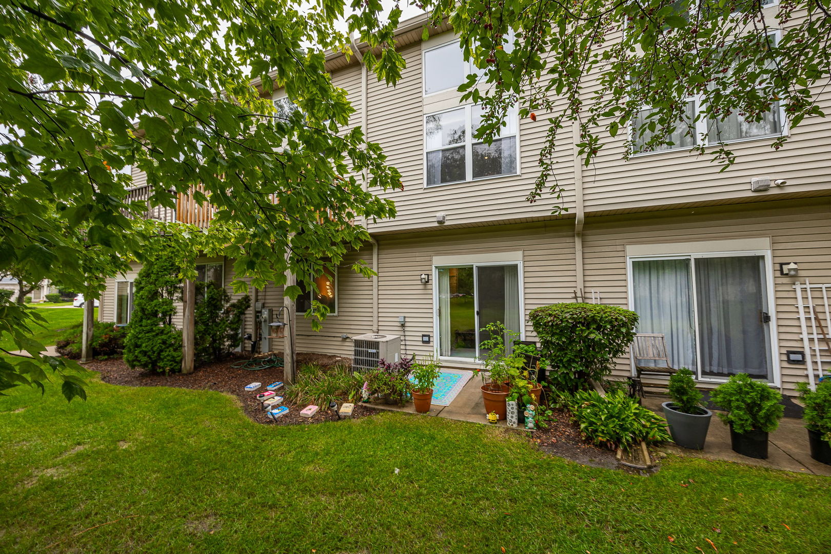 347 Gladstone Lane