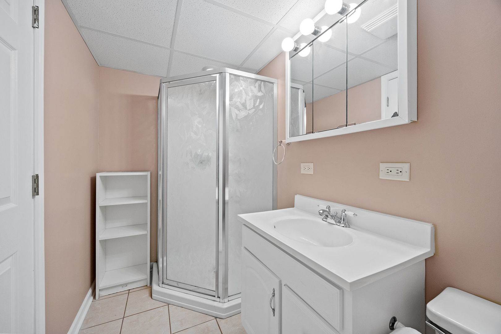 2012 Clover Lane Unit: 2012