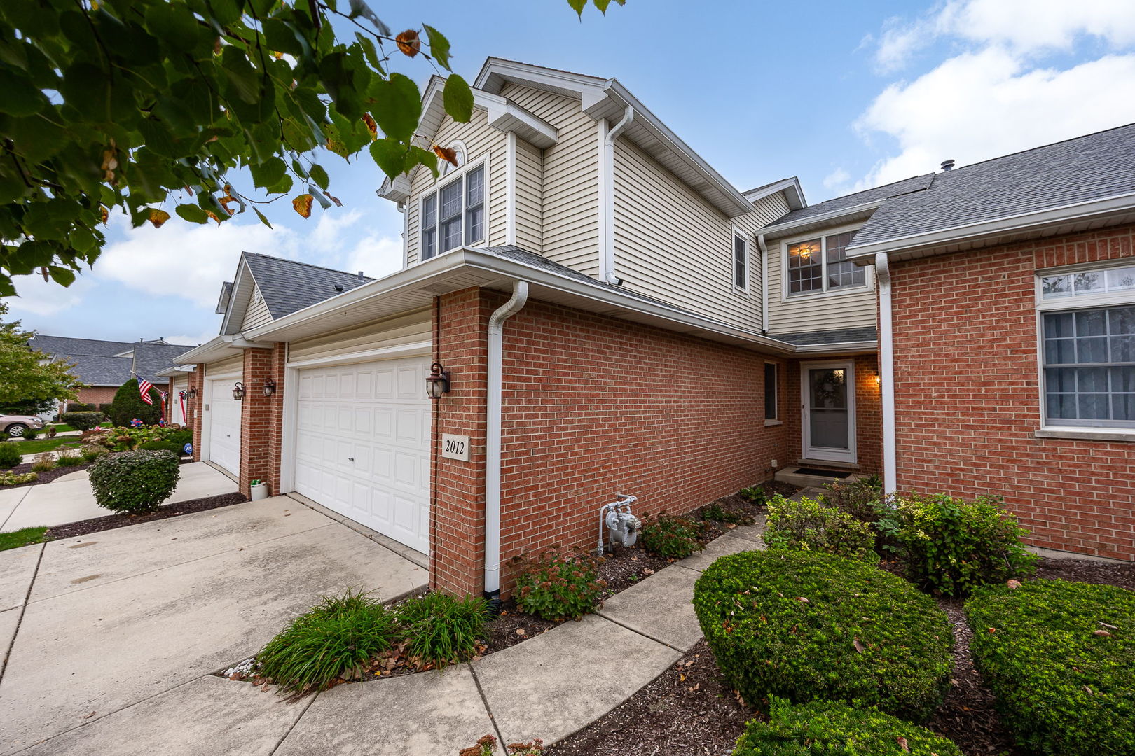 2012 Clover Lane Unit: 2012