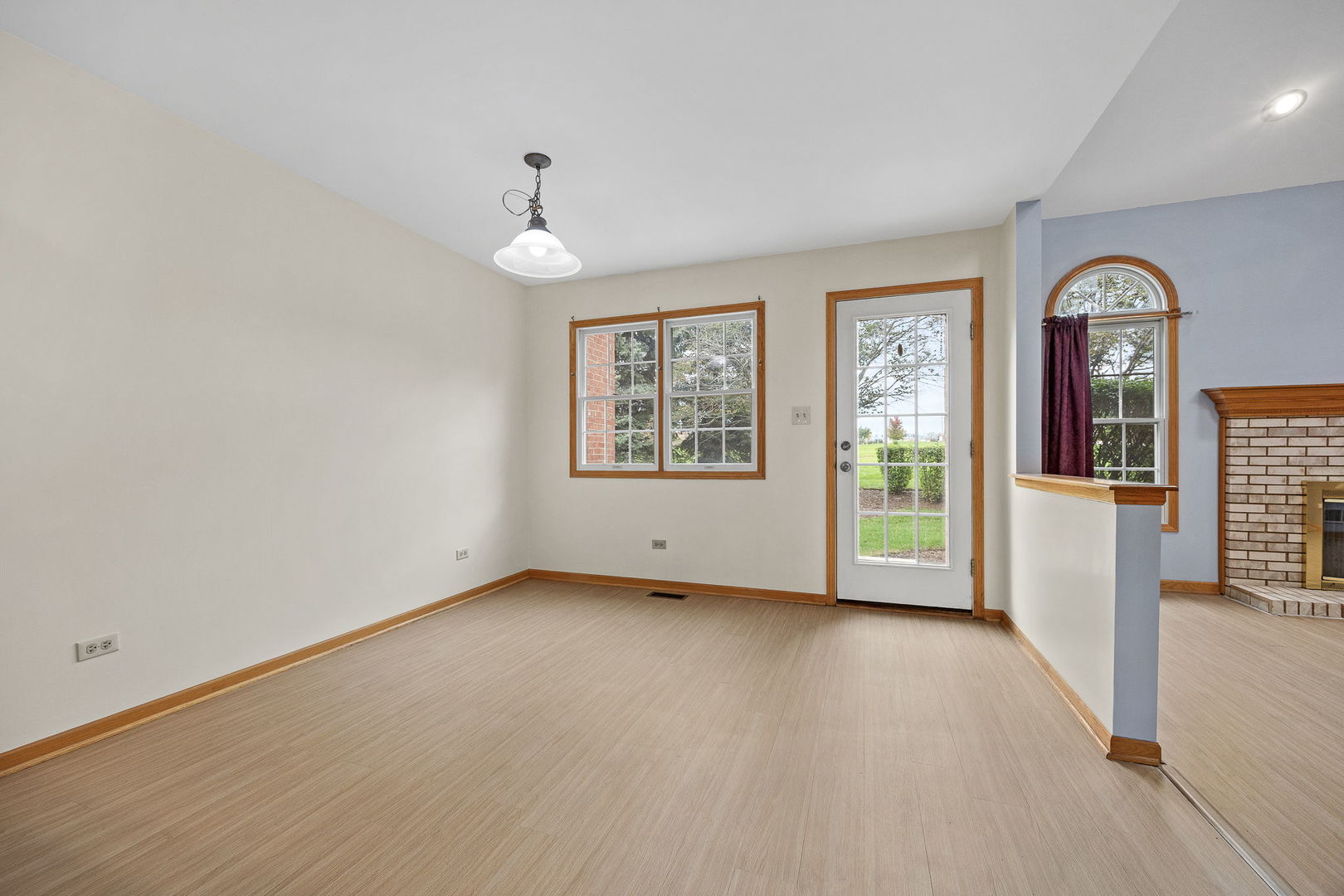 2012 Clover Lane Unit: 2012
