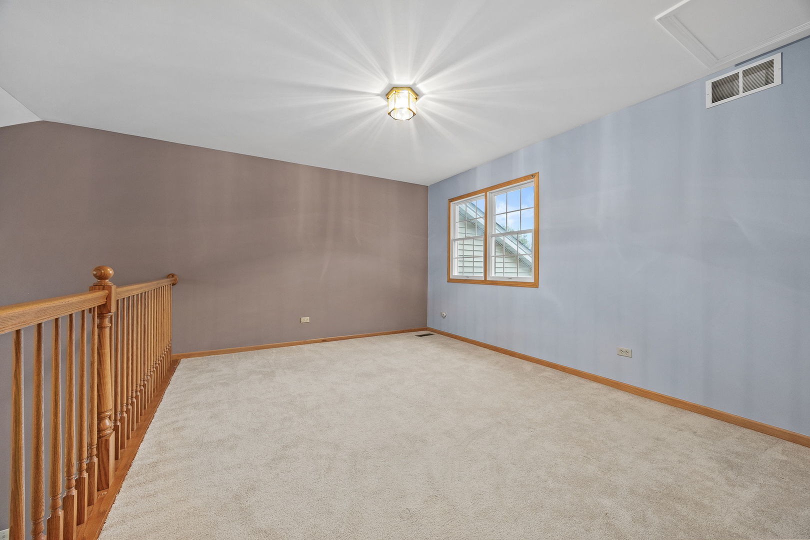 2012 Clover Lane Unit: 2012