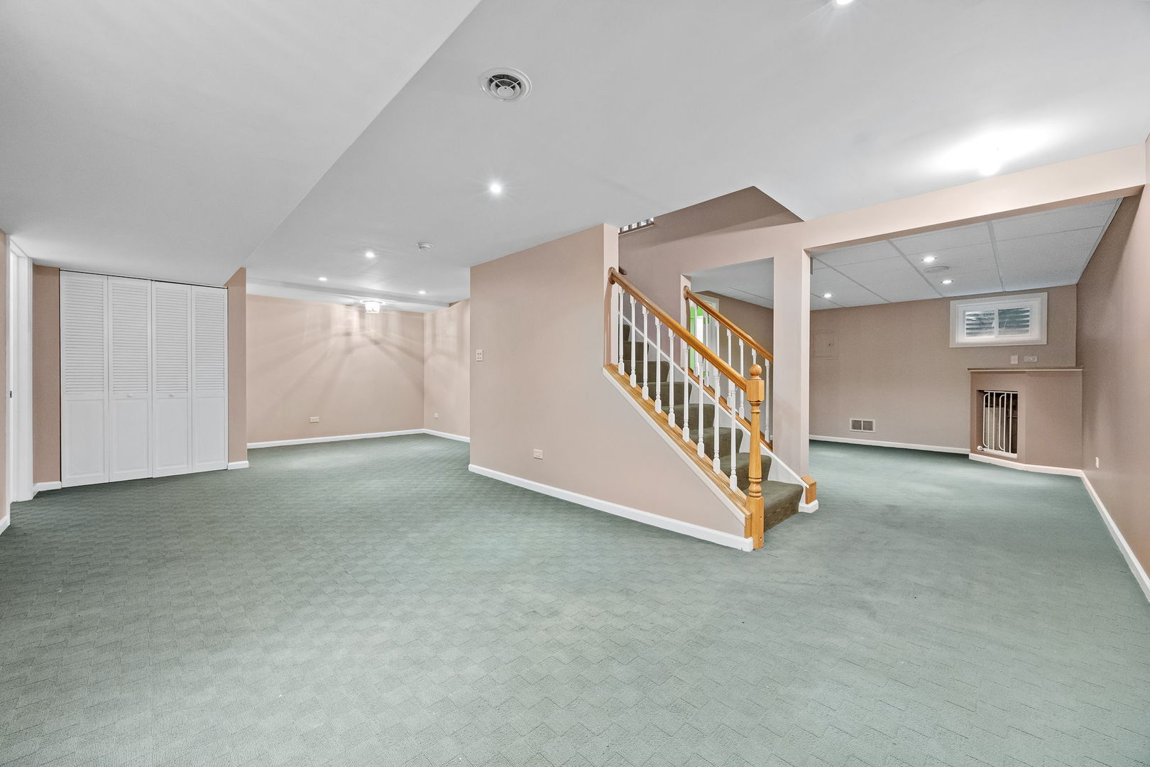 2012 Clover Lane Unit: 2012
