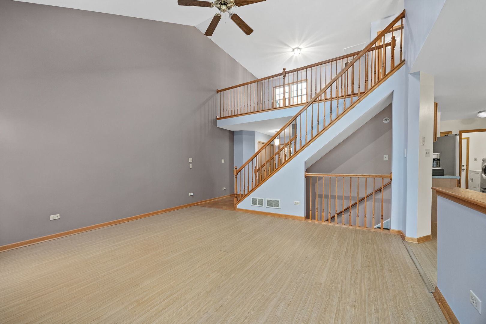 2012 Clover Lane Unit: 2012