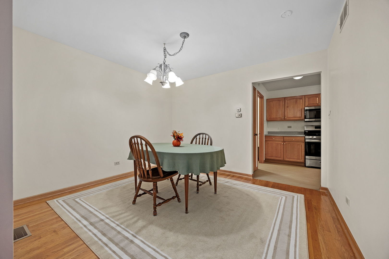 2012 Clover Lane Unit: 2012