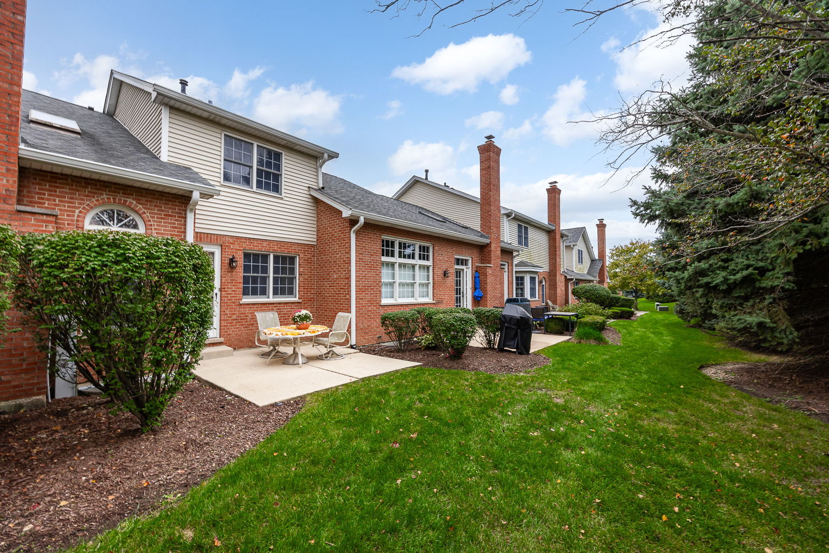 2012 Clover Lane Unit: 2012