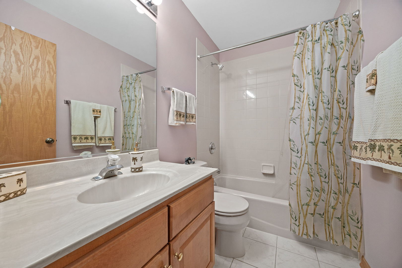 2012 Clover Lane Unit: 2012